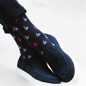 Przed Wami skarpetki w minimalistyczne wzory, które idealnie będą pasować do casualowej stylizacji 🙌🏻
.
.
.
.
#coffemug #moresocks #more #socks #skarpetki #cottonsocks #kawa #kubek #casuallook #dodatki #dlaniego