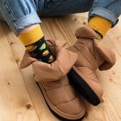 Ciepłe buty i kolorowe skarpetki to zgrany duet na zimowy dzień 🙌 
.
.
.
.
#moresocks #more #skarpetki #skarpety #mismatched #mismatchedsocks #hamburger #nogi #jeans #zima #coldoutside #sobota #lookoftheday